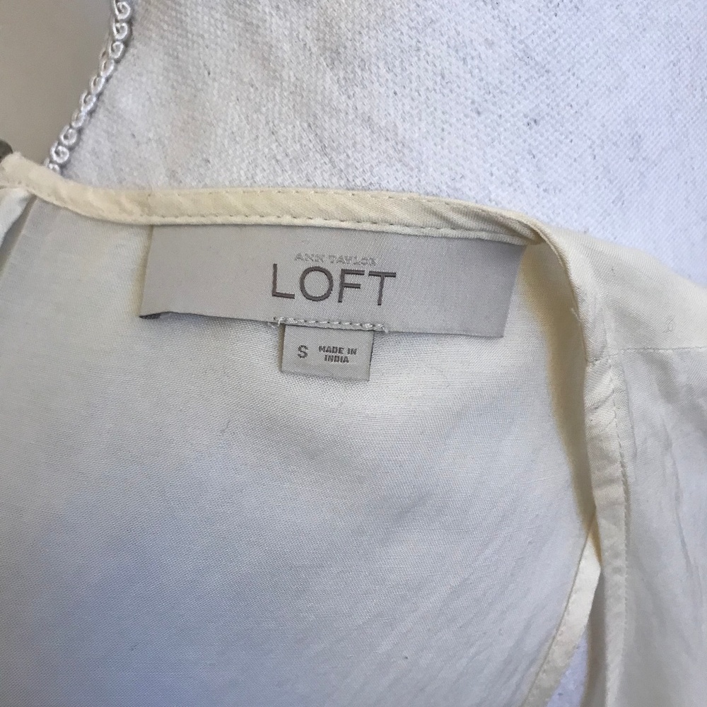 LOFT Cream Tiered Lace Tank Top Size Small - Picture 2 of 5